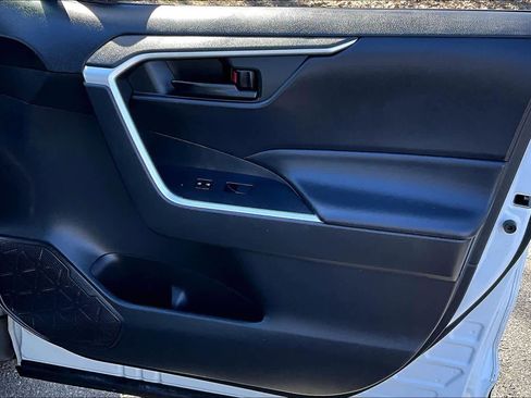 Used 2023 Toyota RAV4 LE AWD/4WD image 21