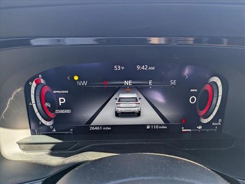 Used 2024 Nissan Pathfinder Platinum image 10