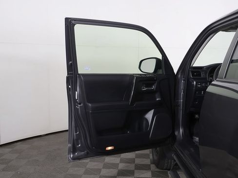Used 2021 Toyota 4Runner Venture w/ Moonroof Package AWD/4WD image 20