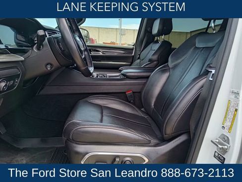 Used 2022 Jeep Wagoneer Series III w/ Premium Group I AWD/4WD image 11