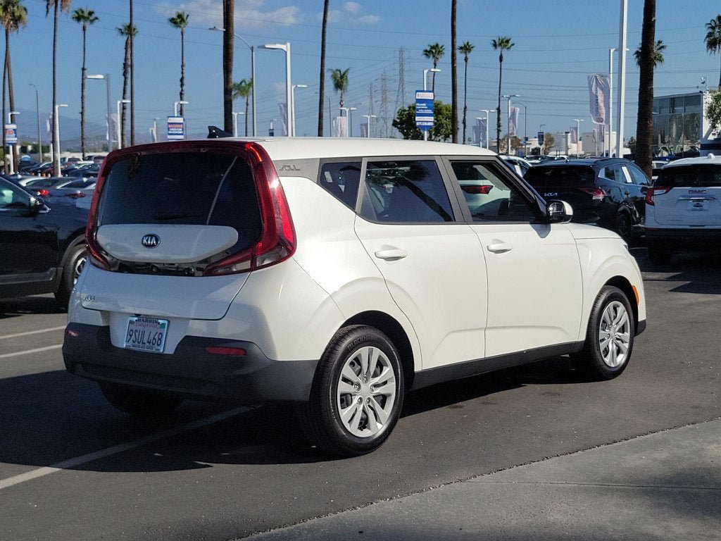 Used 2021 Kia Soul LX FWD image 4