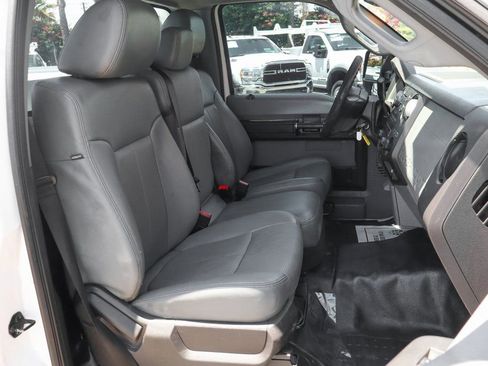 Used 2016 Ford F550 2WD Regular Cab Super Duty image 25