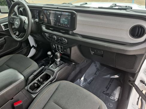 Used 2024 Jeep Wrangler Unlimited Sport AWD/4WD image 29