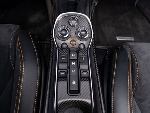 Used 2020 McLaren 600LT Spider RWD image 14