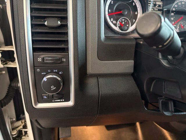 Used 2014 RAM 1500 Classic SLT w/ Protection Group AWD/4WD image 17