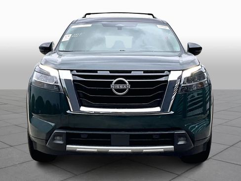Used 2024 Nissan Pathfinder Platinum w/ Cargo Package image 3