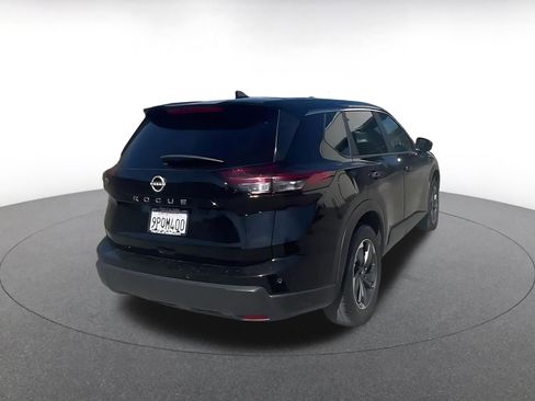 Used 2025 Nissan Rogue SV image 14