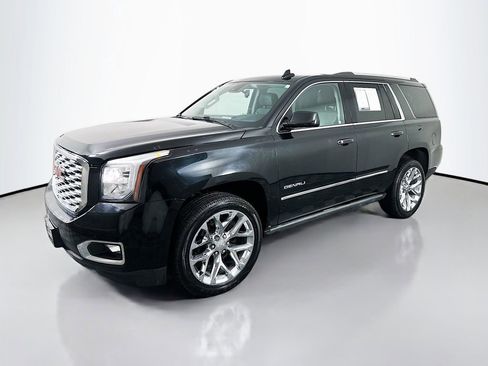 Used 2020 GMC Yukon Denali w/ Denali Premium Package image 3