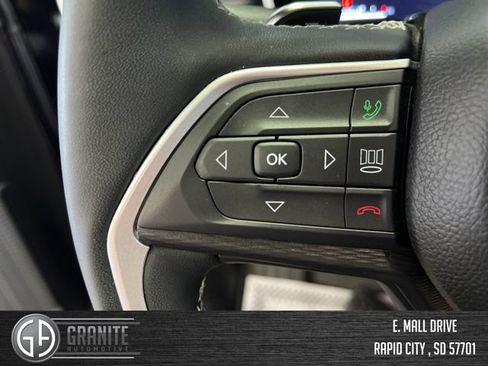 Used 2024 Jeep Grand Cherokee Altitude AWD/4WD image 32