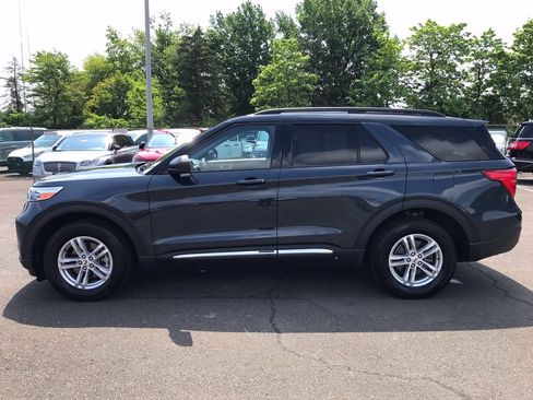 Used 2024 Ford Explorer XLT w/ Equipment Group 202A AWD/4WD image 2