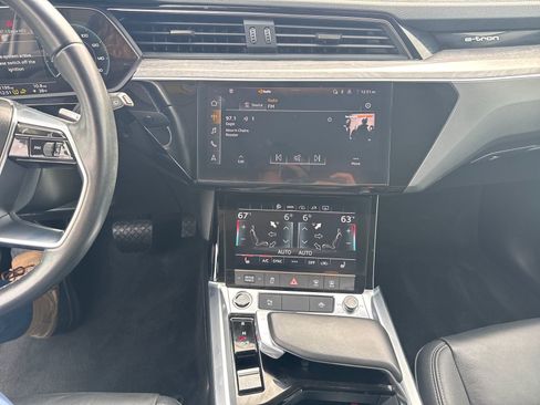 Used 2024 Audi Q8 e-tron Premium image 17