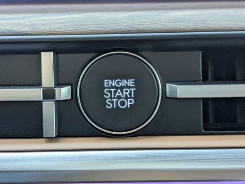 Used 2025 Hyundai Santa Fe Limited image 33