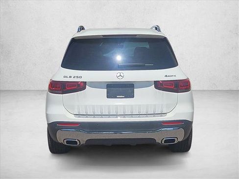 Used 2022 Mercedes-Benz GLB 250 4MATIC image 8