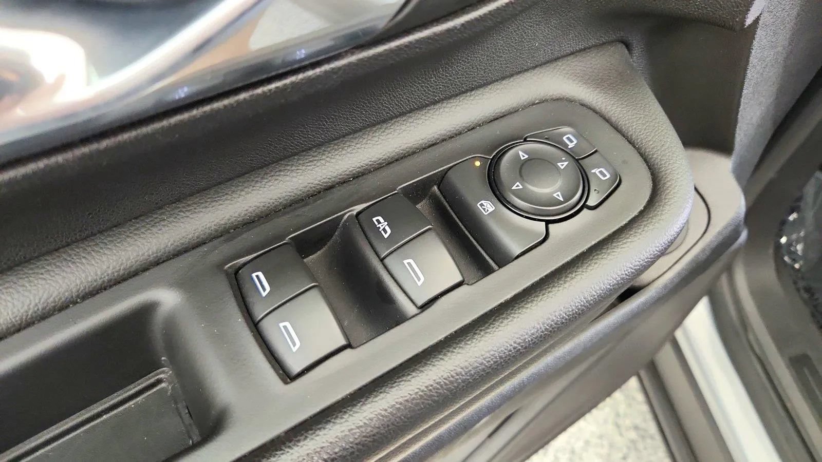 Used 2024 GMC Terrain SLT AWD/4WD image 22