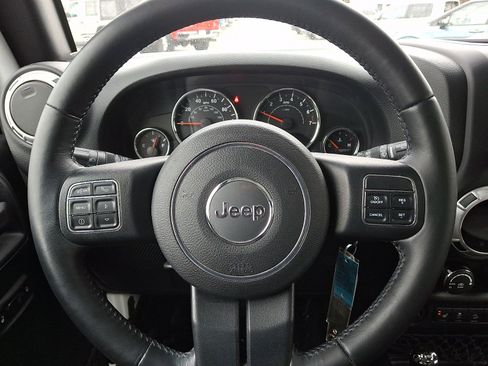 Used 2016 Jeep Wrangler Unlimited Sahara w/ Dual Top Group image 15