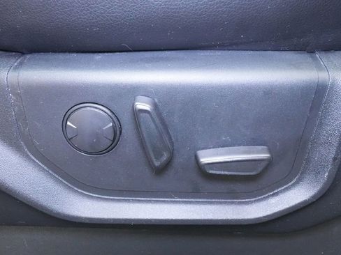 Used 2019 Ford F150 Lariat image 30