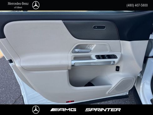 Certified 2022 Mercedes-Benz GLB 250 w/ Premium Package Lite image 13
