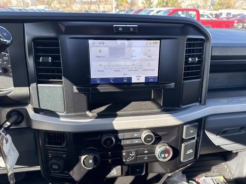 New 2025 Ford F350 XL w/ FX4 Off-Road Package AWD/4WD image 9