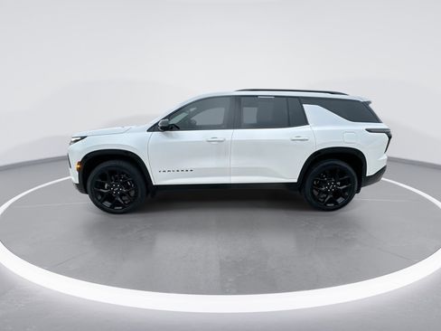 Used 2025 Chevrolet Traverse RS image 5