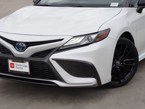 Used 2022 Toyota Camry XSE image 5