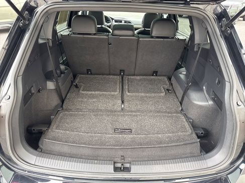 Used 2021 Volkswagen Tiguan SE R-Line image 12