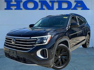 Used 2024 Volkswagen Atlas SE w/ Black Wheel Package video 1