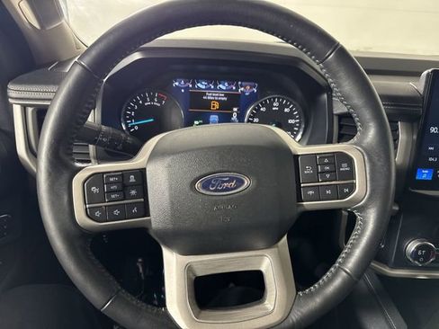 Used 2022 Ford Expedition Max XLT image 12