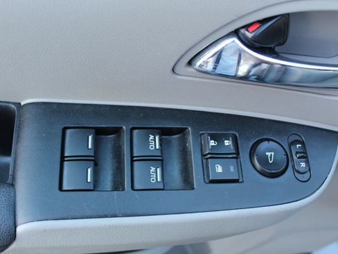 Used 2015 Honda Odyssey EX-L image 32