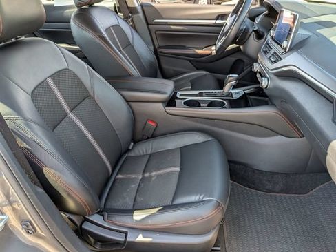 Used 2024 Nissan Altima 2.5 SR FWD image 27