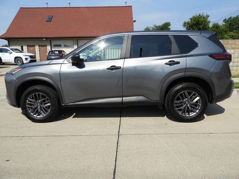 Used 2023 Nissan Rogue S AWD/4WD image 4