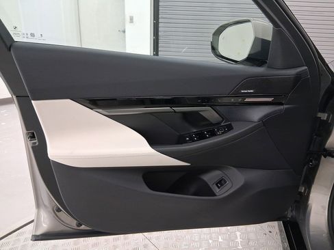 New 2026 BMW 530i w/ M Sport Package image 18