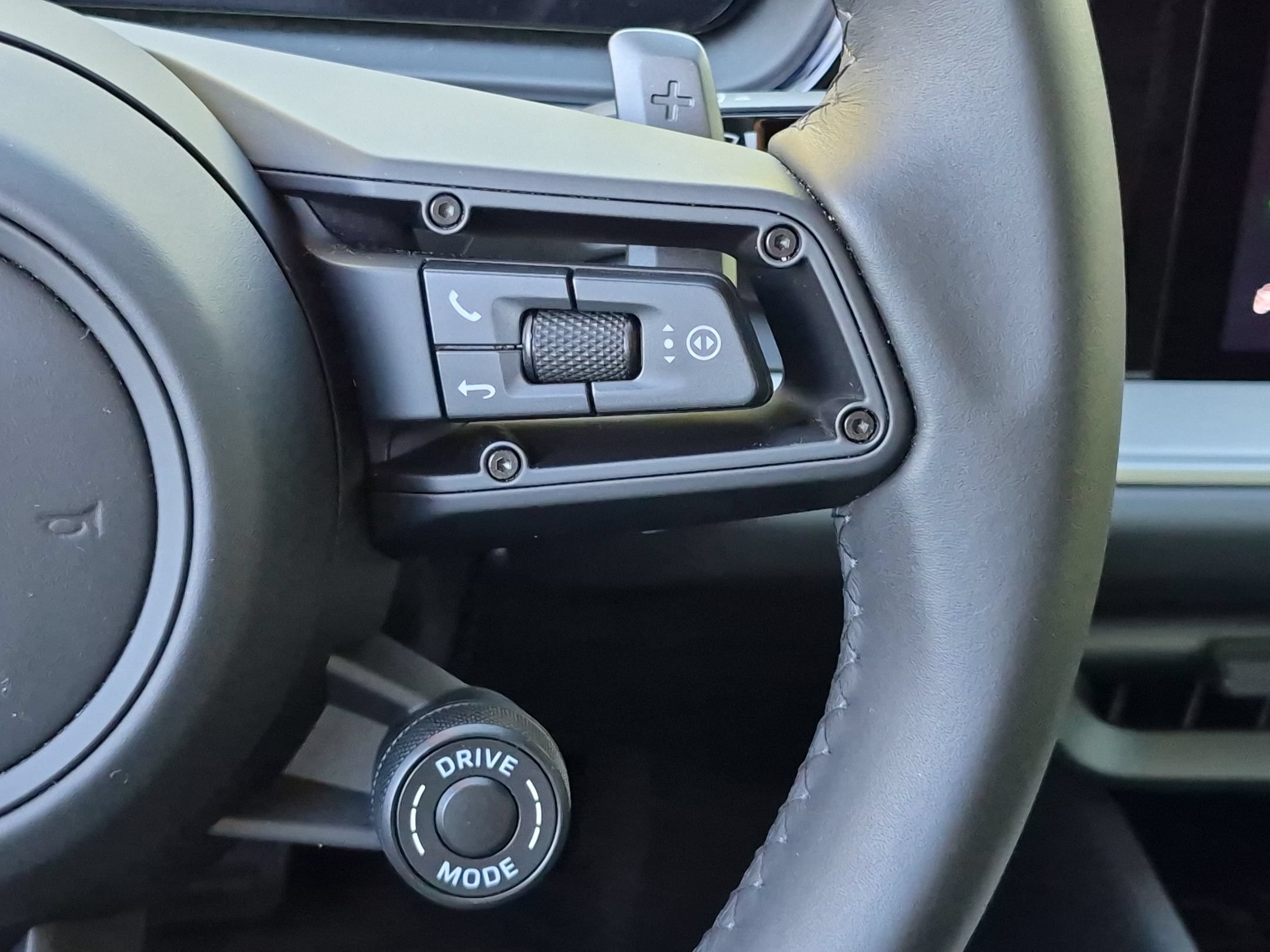 Certified 2026 Porsche Cayenne GTS AWD/4WD image 9