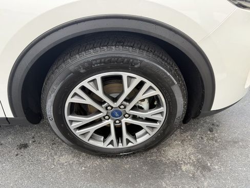 Certified 2022 Ford Escape SEL w/ Technology Package FWD image 4