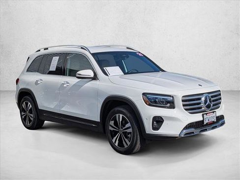 Certified 2025 Mercedes-Benz GLB 250 image 3