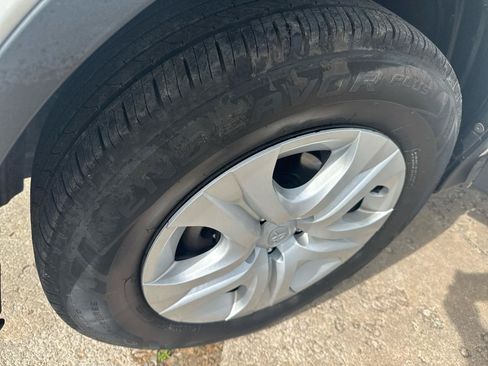 Used 2015 Toyota RAV4 LE FWD image 34
