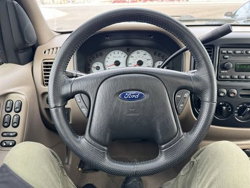 Used 2001 Ford Escape XLT image 11