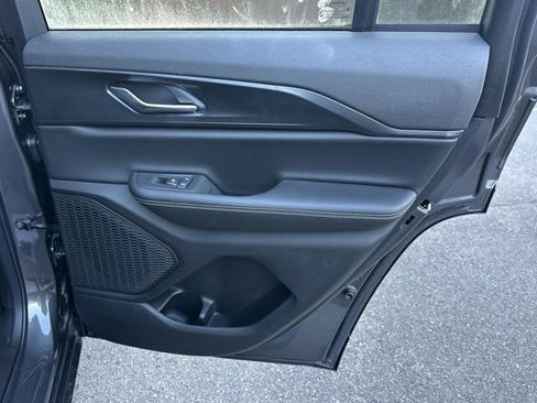 New 2025 Jeep Grand Cherokee Altitude image 16