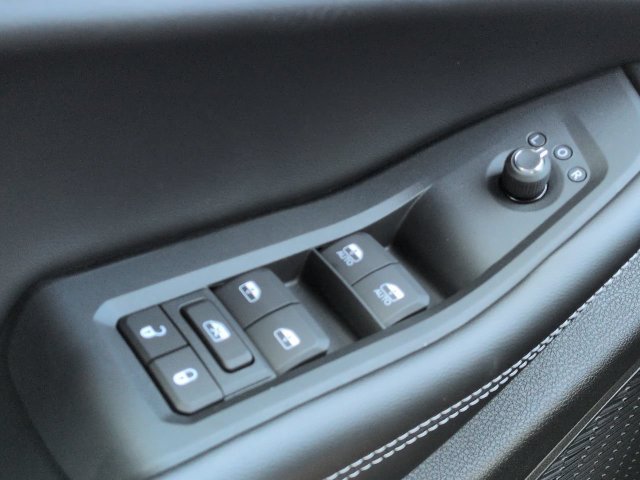 New 2027 Jeep Grand Cherokee Altitude RWD image 23