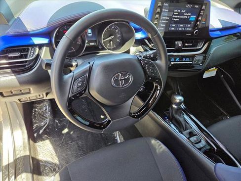 Used 2022 Toyota C-HR XLE FWD image 24
