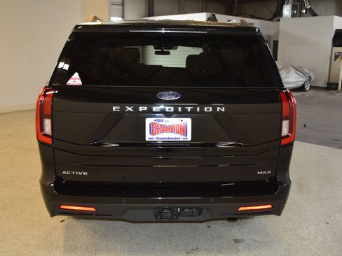 Used 2025 Ford Expedition Max Active AWD/4WD image 4