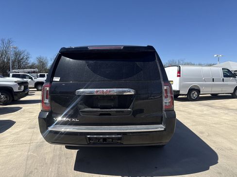 Used 2016 GMC Yukon XL Denali w/ Open Road Package image 4