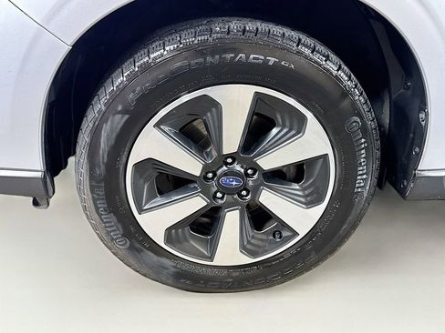 Used 2017 Subaru Forester 2.5i Premium w/ All-Weather Package AWD/4WD image 38