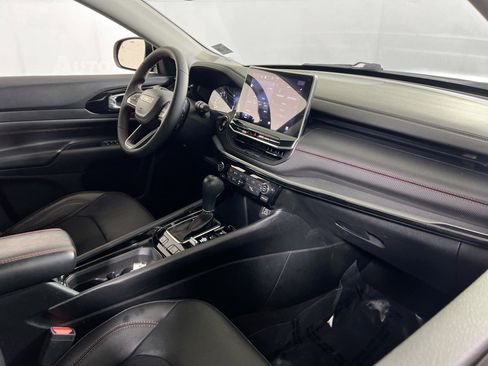 Used 2022 Jeep Compass Trailhawk AWD/4WD image 25