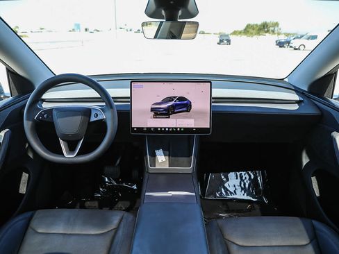 Used 2026 Tesla Model Y Long Range AWD/4WD image 12