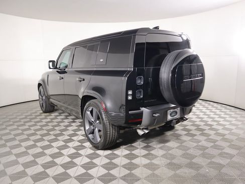 Used 2023 Land Rover Defender 110 V8 image 7