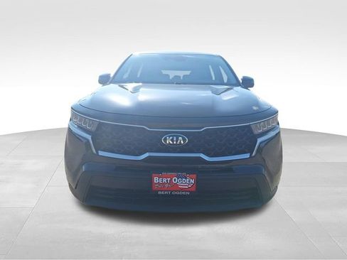 Used 2021 Kia Sorento LX FWD image 2