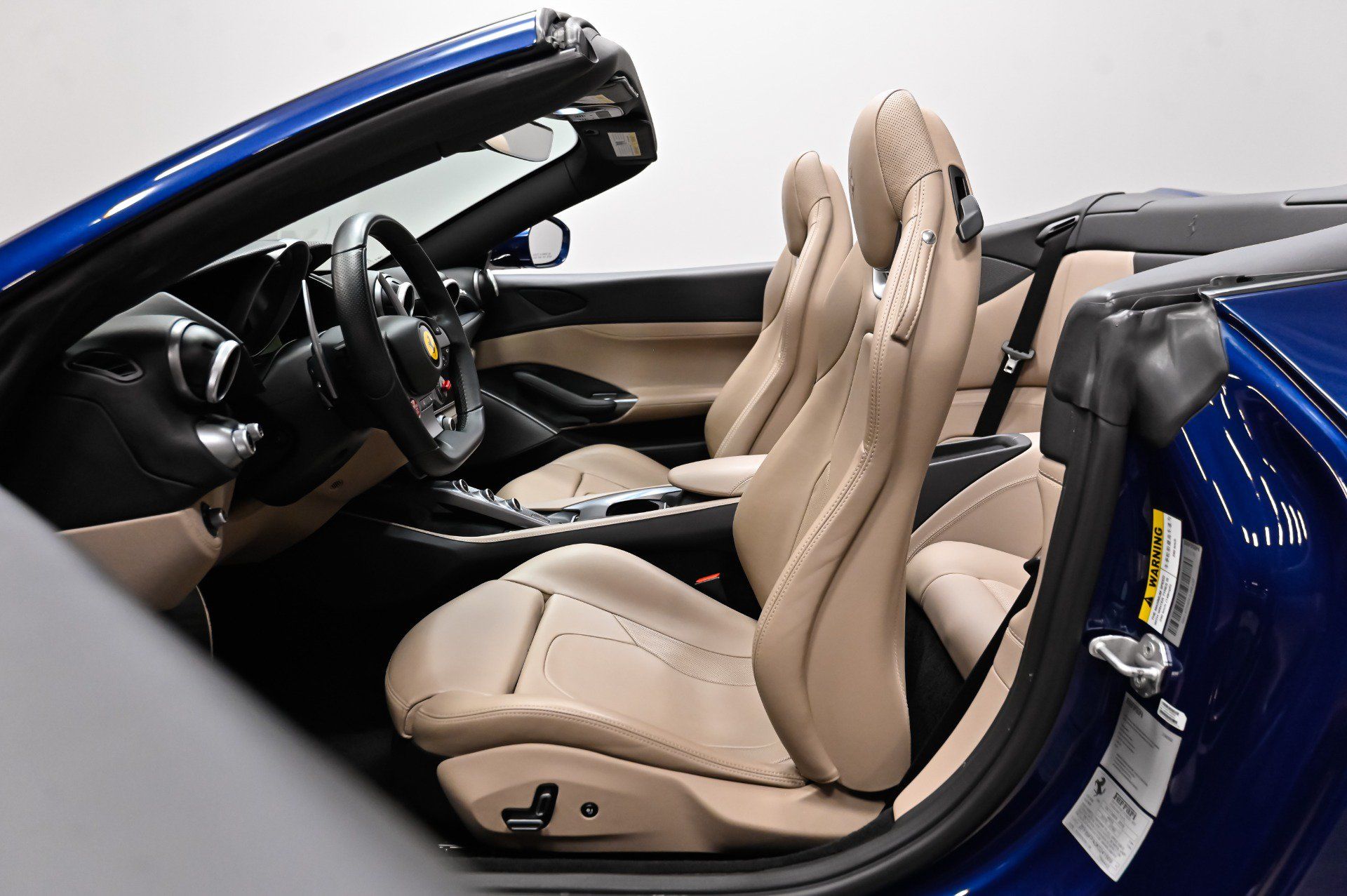 Used 2019 Ferrari Portofino RWD image 6
