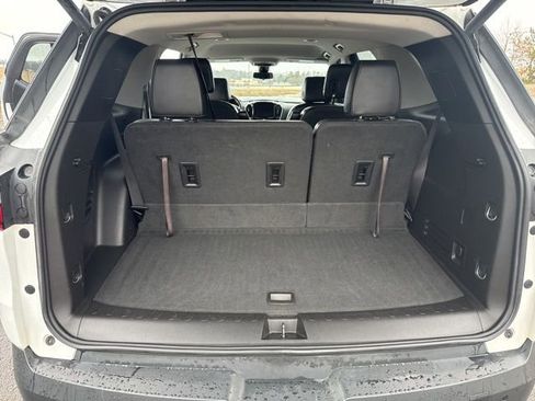 Used 2018 Chevrolet Traverse LT FWD image 25