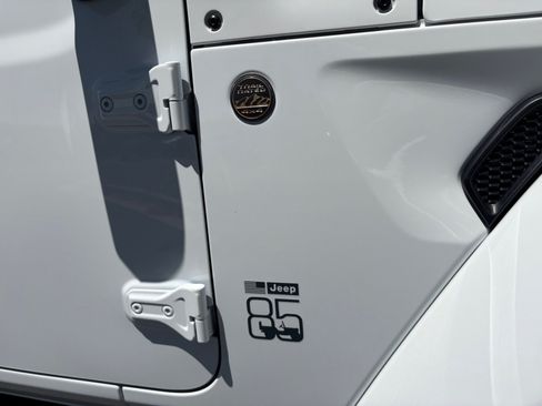 New 2026 Jeep Gladiator Sport AWD/4WD image 10
