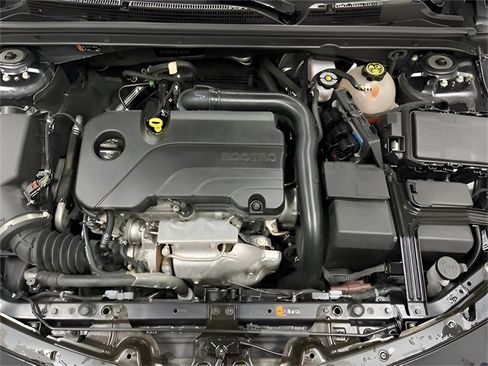 Used 2022 Chevrolet Malibu LT image 46